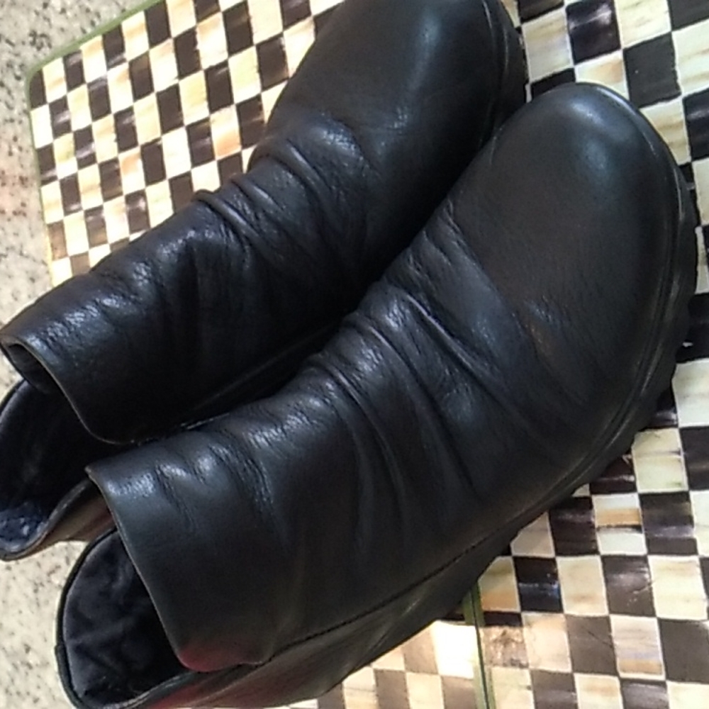 Sketcher side zip Ankle boots